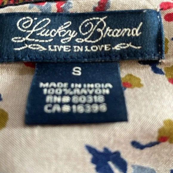 EUC~Woman’s Small Lucky Brand Long Sleeve Button Detailed Flower Top - Picture 5 of 6